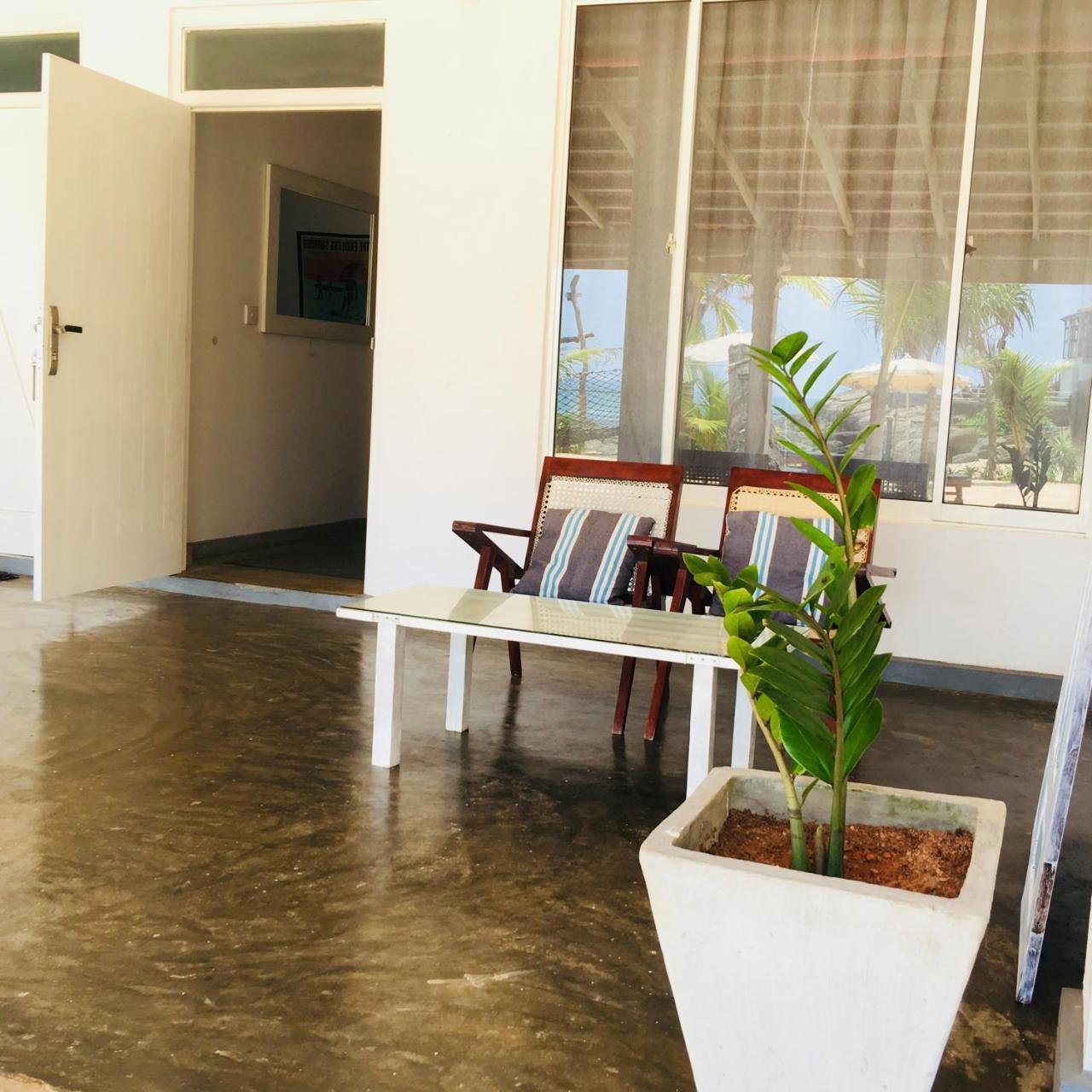 Villa Thotupola 아훈갈라 외부 사진